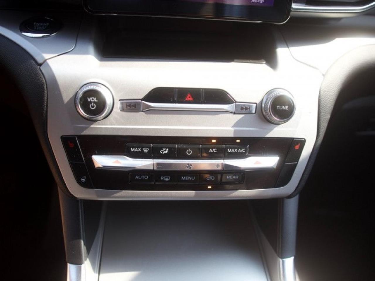 2022 Ford Explorer XLT  **TWIN ROOF - CO-PILOT360 ASSIST+** Photo