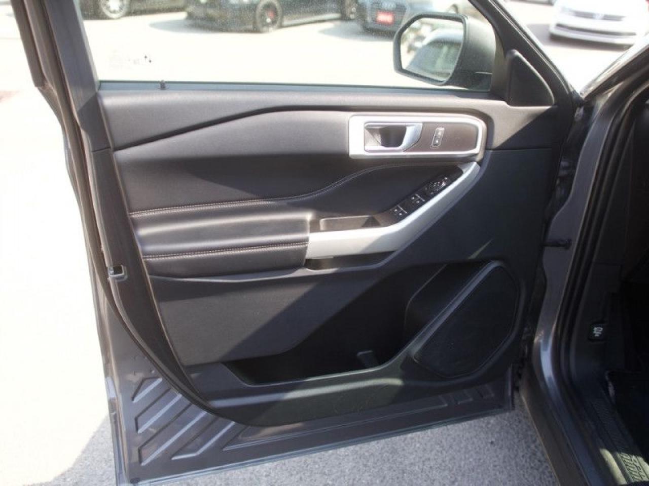 2022 Ford Explorer XLT  **TWIN ROOF - CO-PILOT360 ASSIST+** Photo