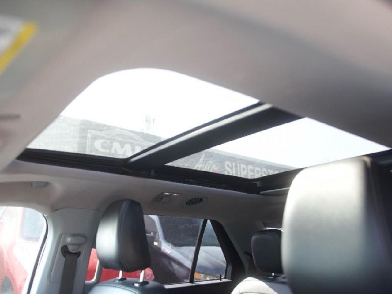 2022 Ford Explorer XLT  **TWIN ROOF - CO-PILOT360 ASSIST+** Photo