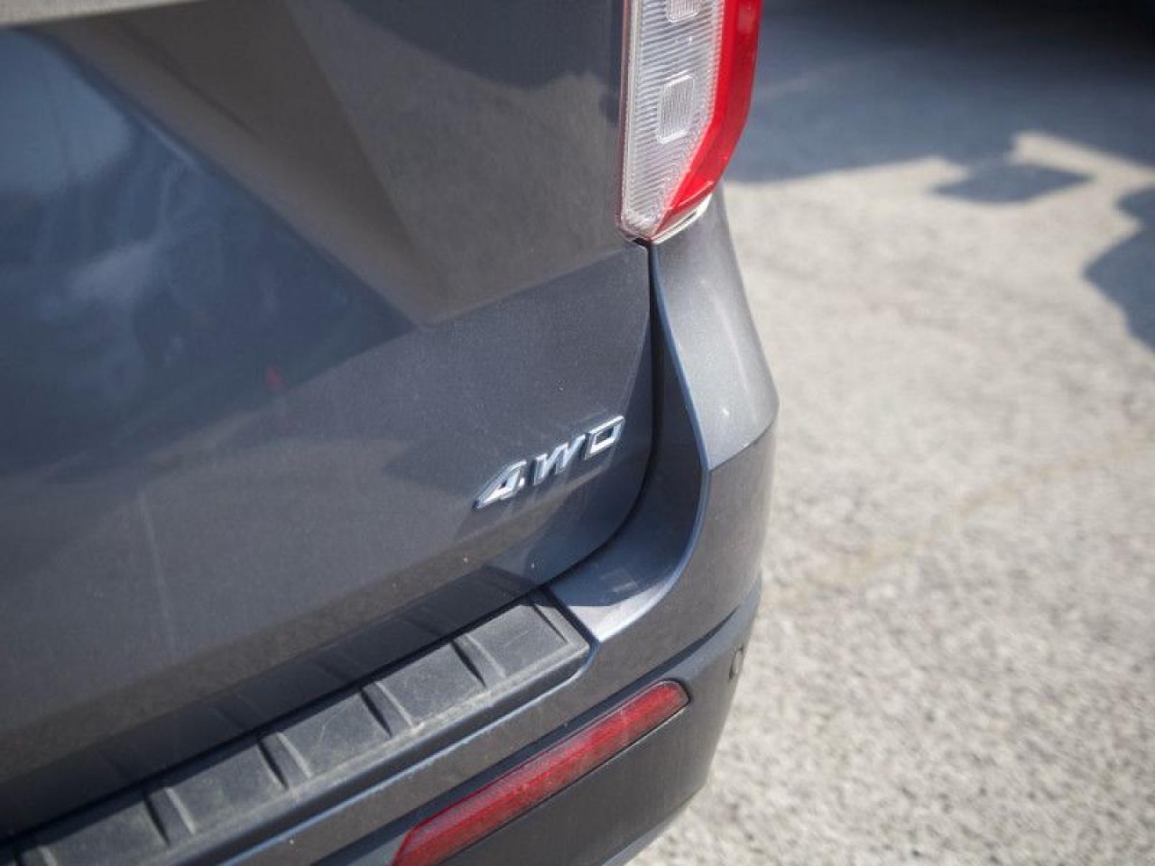2022 Ford Explorer XLT  **TWIN ROOF - CO-PILOT360 ASSIST+** Photo