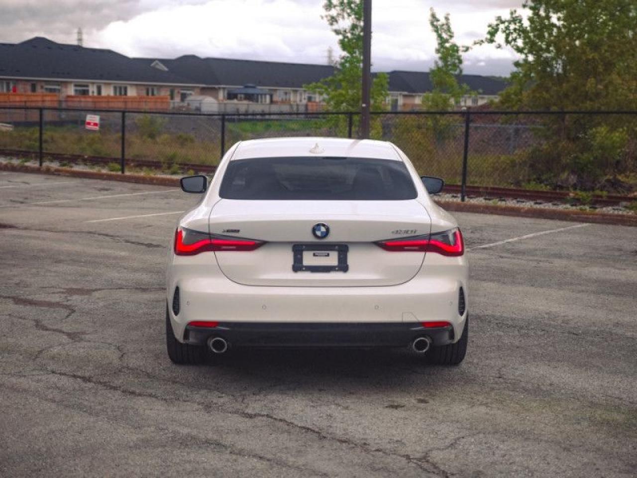 2022 BMW 4 Series 430i xDrive  **RED LEATHER** Photo3
