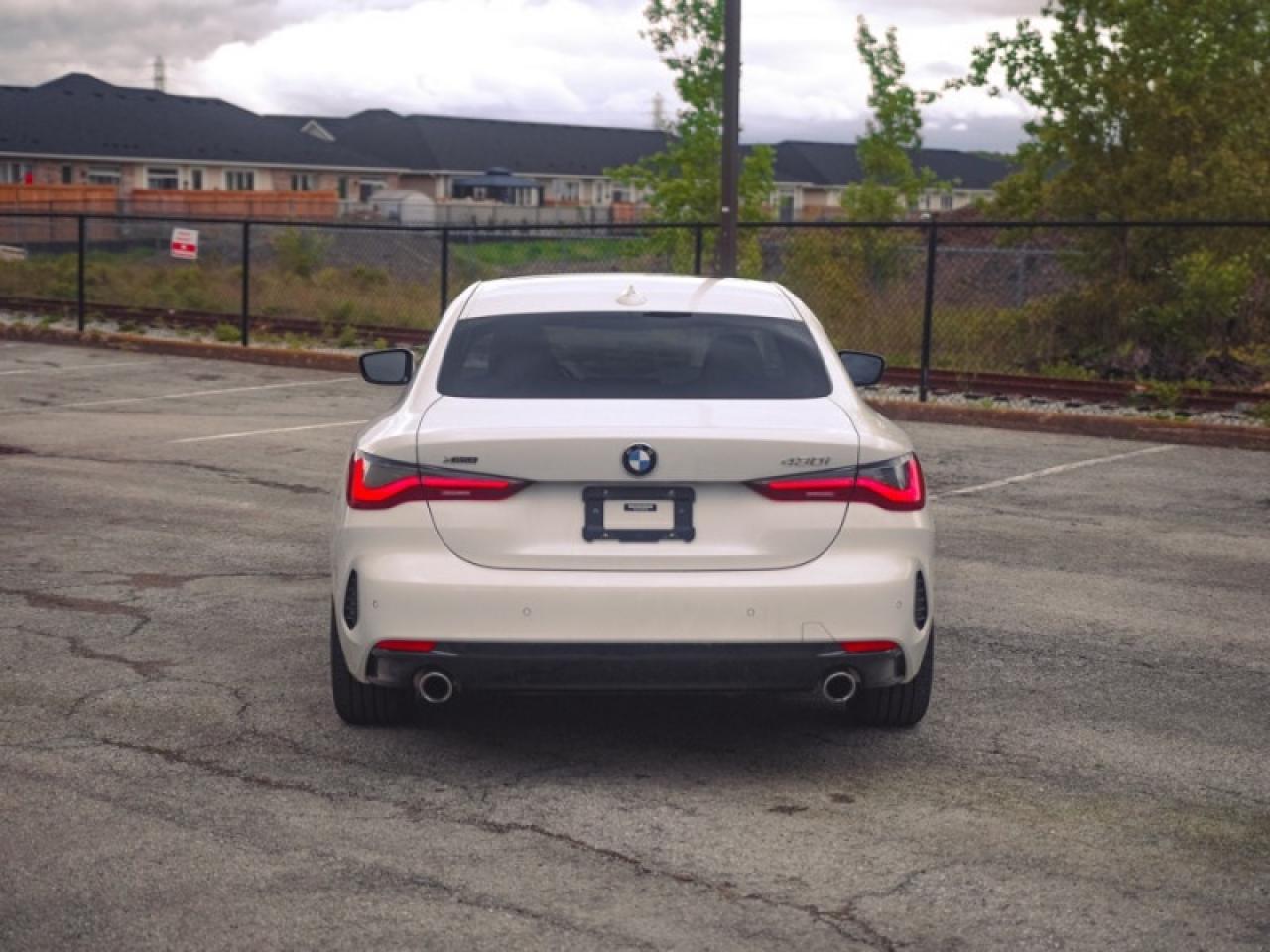 2022 BMW 4 Series 430i xDrive  **RED LEATHER** Photo3