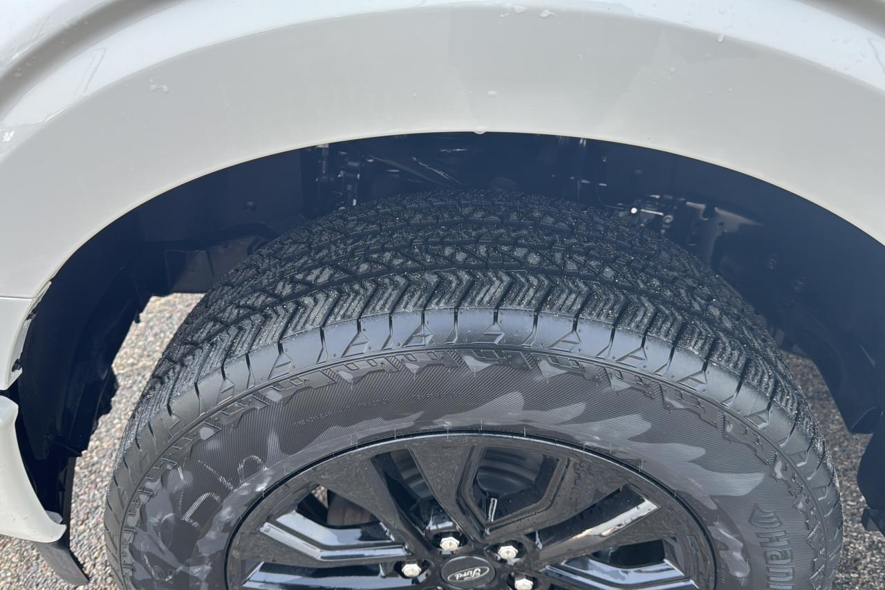 2025 Ford F-150 Lariat Photo5