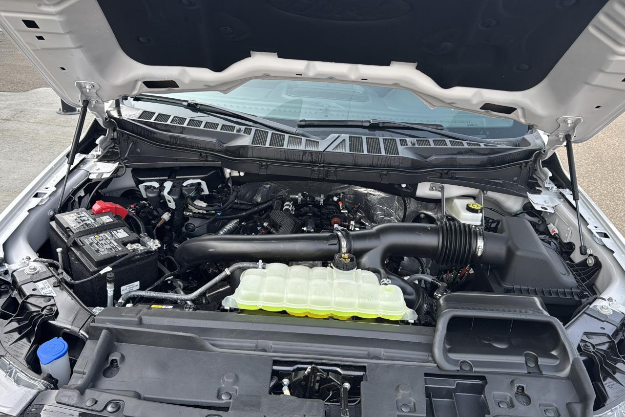2025 Ford F-150 Lariat Photo5