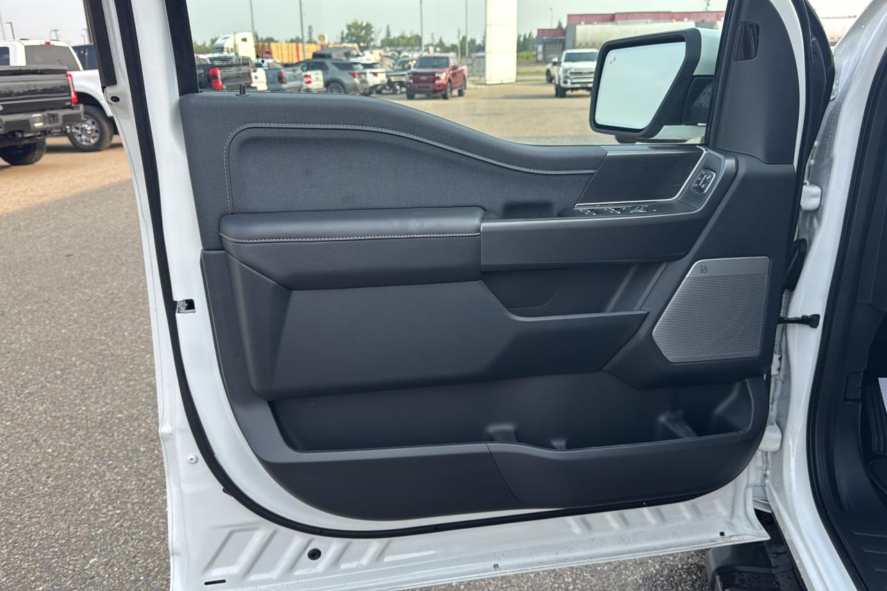 2025 Ford F-150 Lariat Photo5