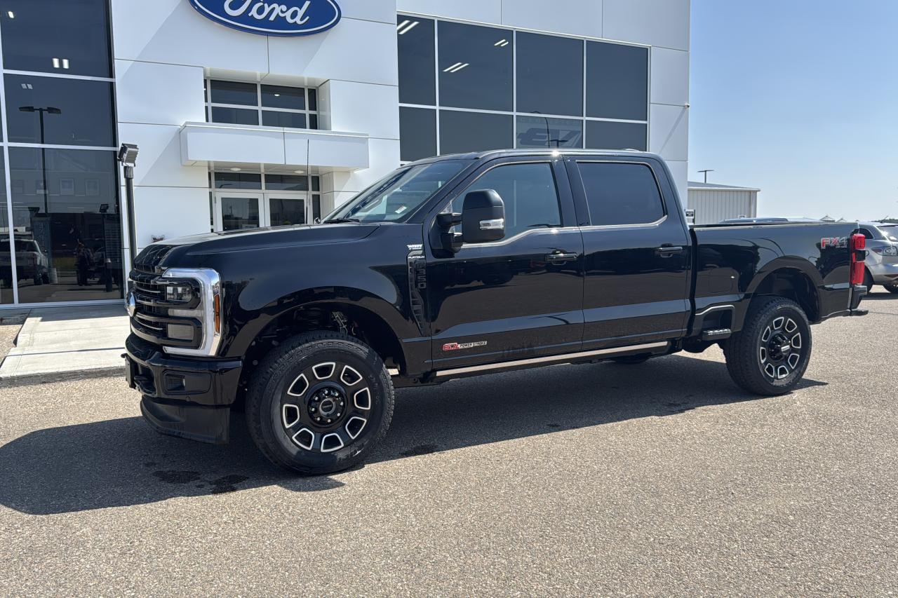 2025 Ford F-350 Super Duty Platinum Photo3