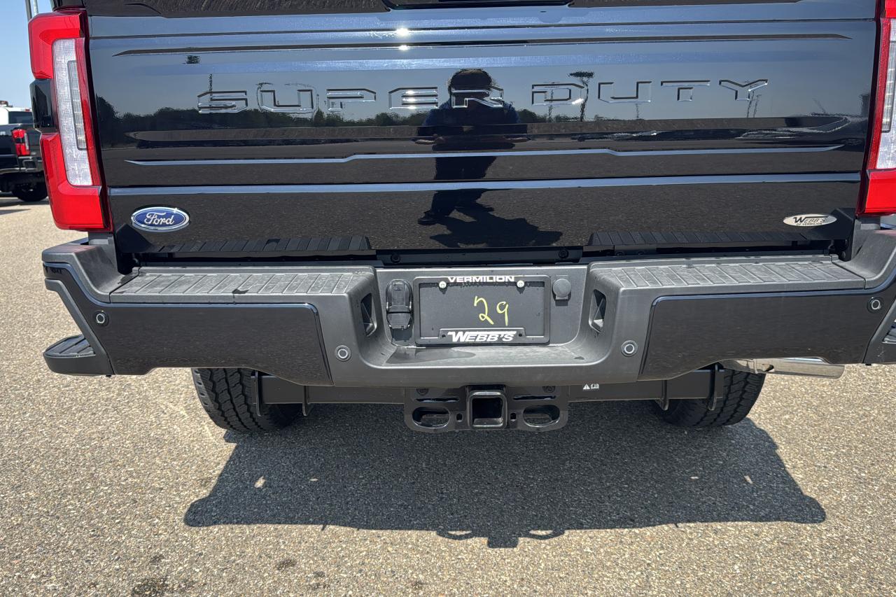 2025 Ford F-350 Super Duty Platinum Photo5