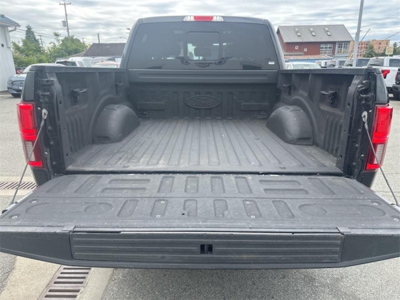 2019 Ford F-150 Lariat   - Leather Seats - Navigation Photo5