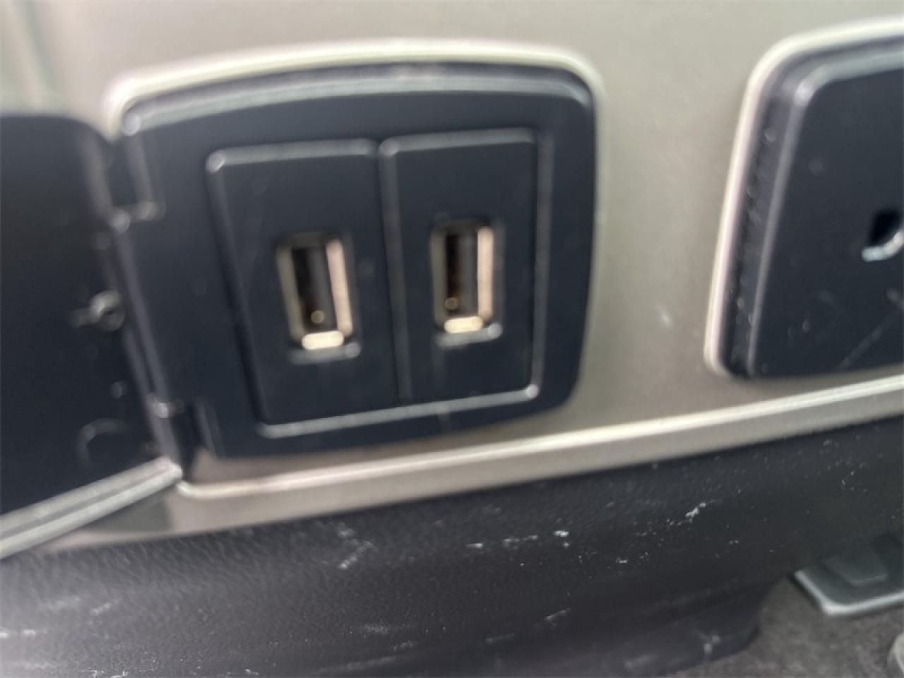 2019 Ford F-150 Lariat   - Leather Seats - Navigation Photo5