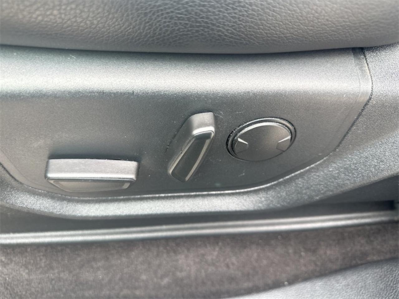 2019 Ford F-150 Lariat   - Leather Seats - Navigation Photo5