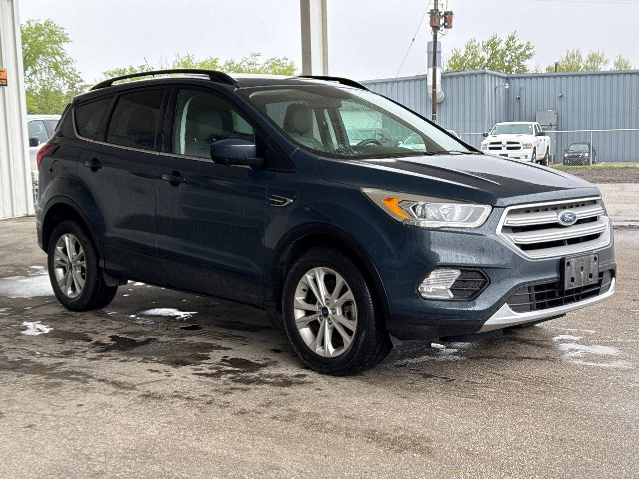2019 Ford Escape SEL - Photo #9