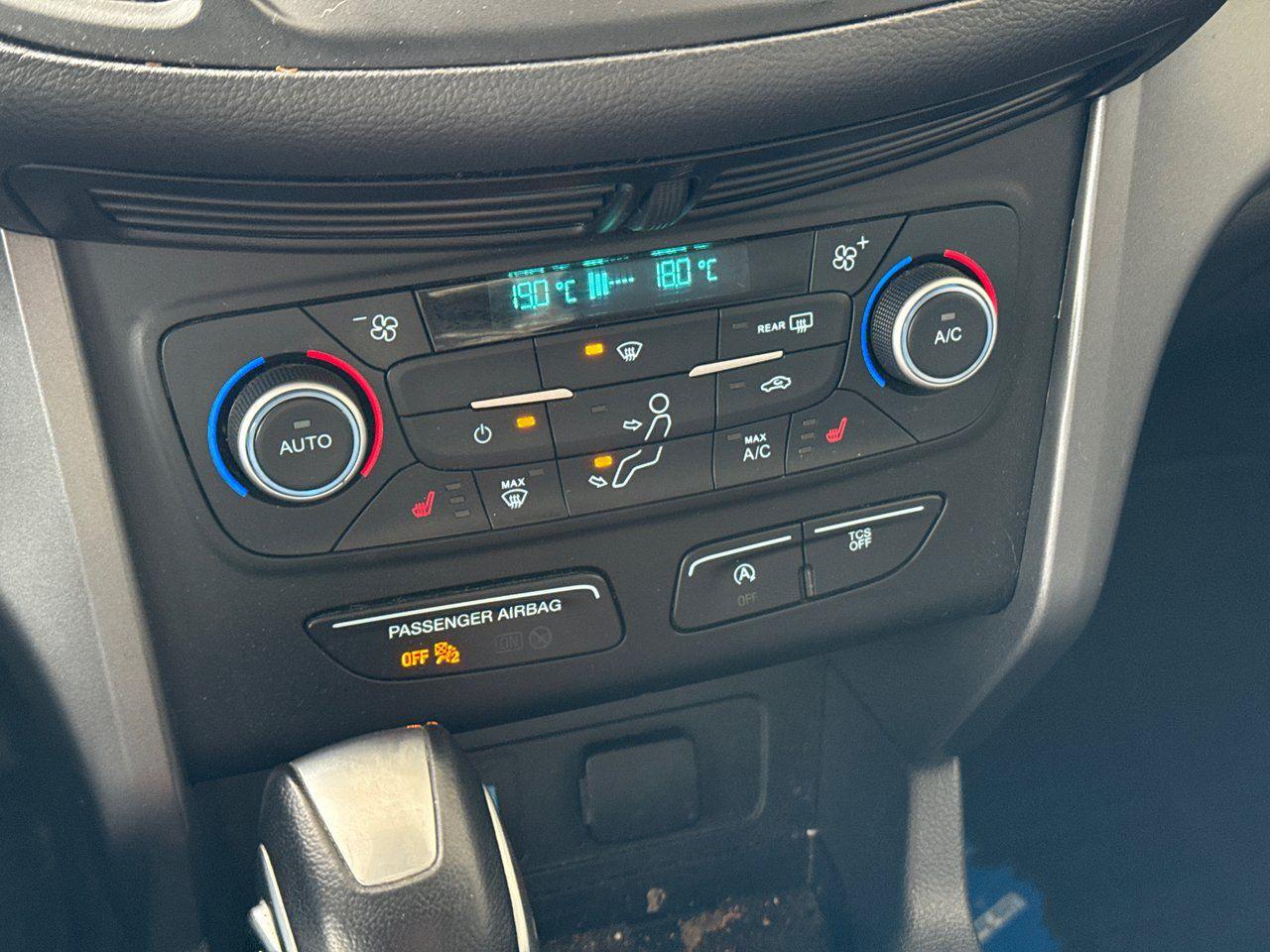 2019 Ford Escape SEL - Photo #16
