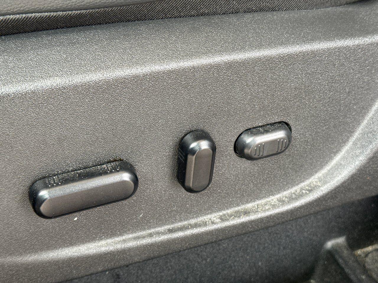 2019 Ford Escape SEL - Photo #21