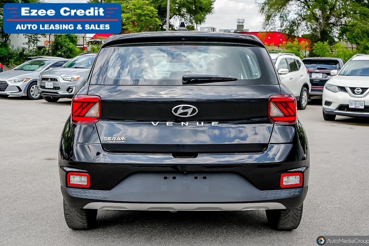 2022 Hyundai Venue Essential Photo