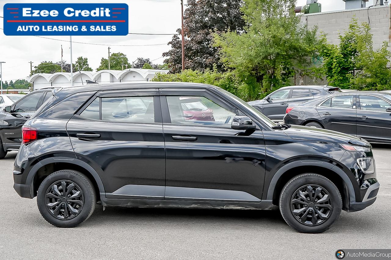 2022 Hyundai Venue Essential Photo