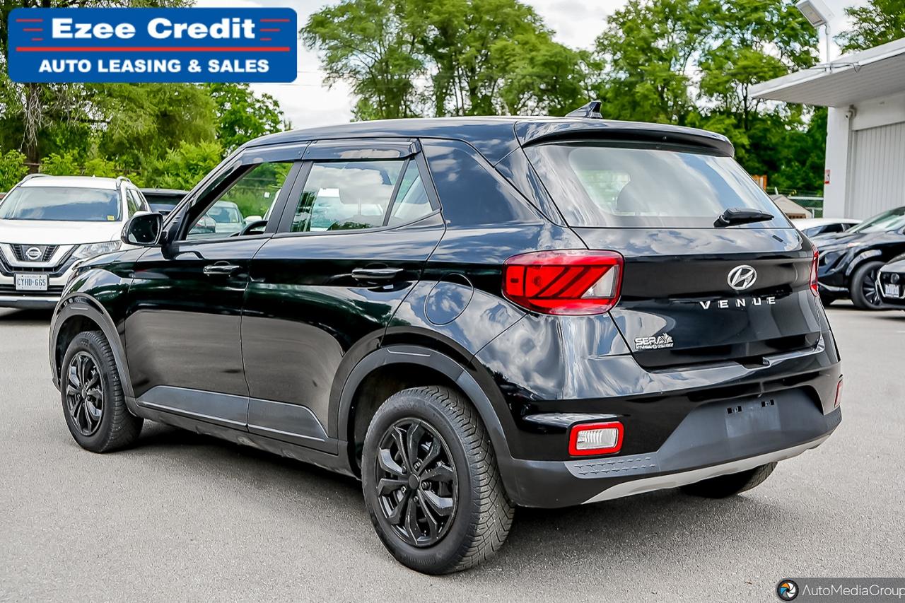 2022 Hyundai Venue Essential Photo7