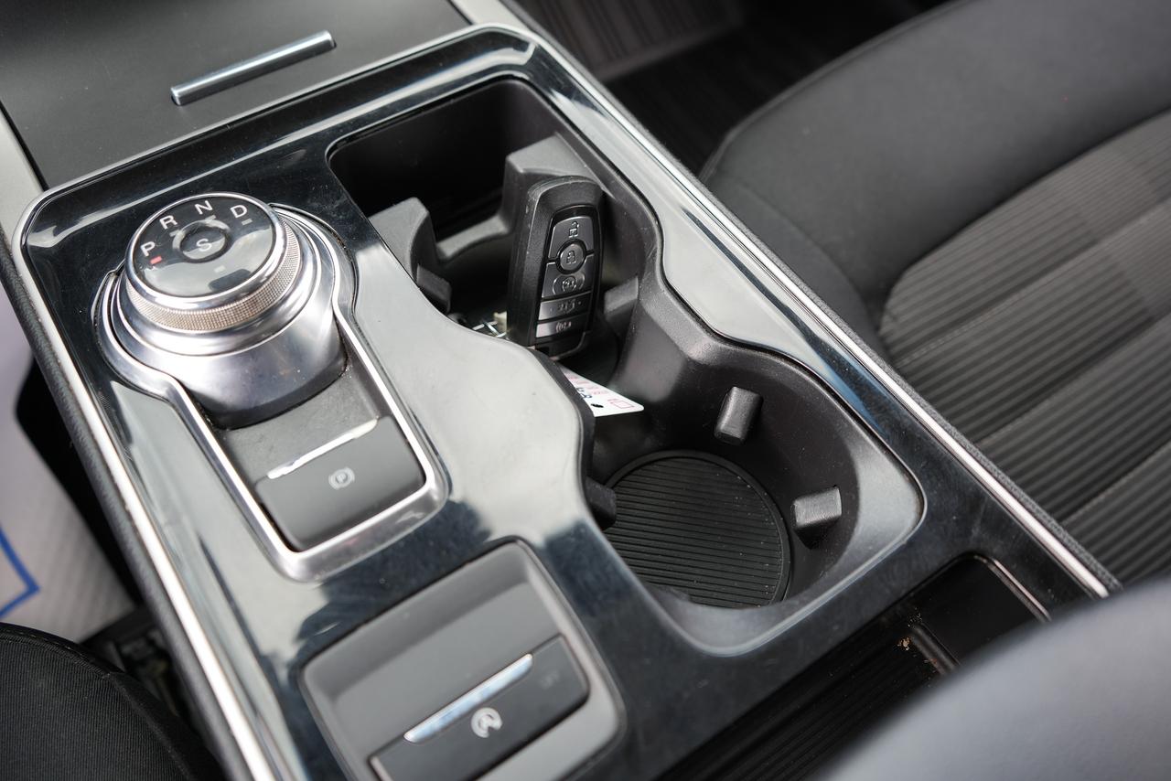 2019 Ford Edge SEL Photo