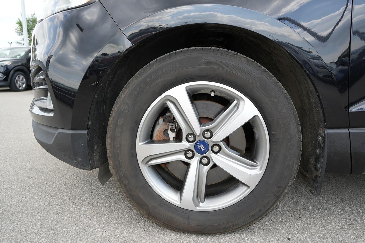 2019 Ford Edge SEL Photo