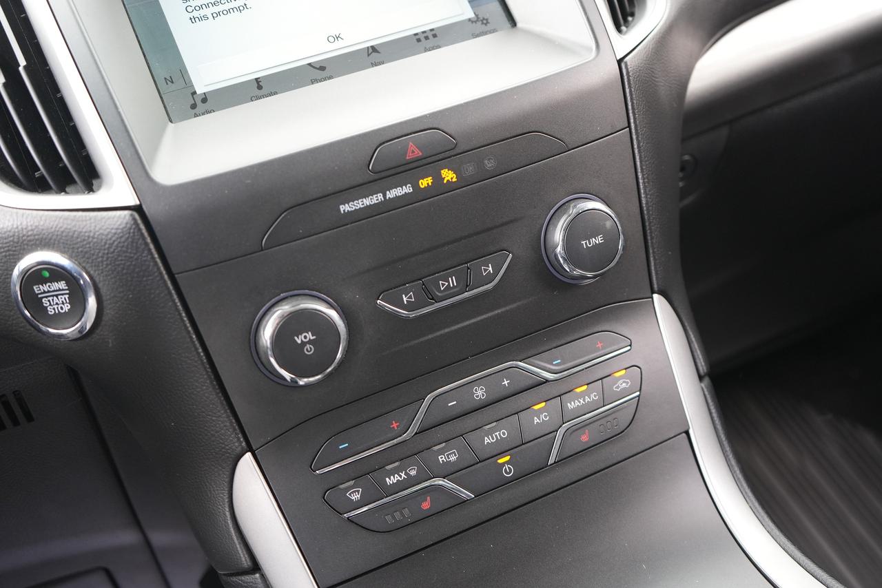 2019 Ford Edge SEL Photo