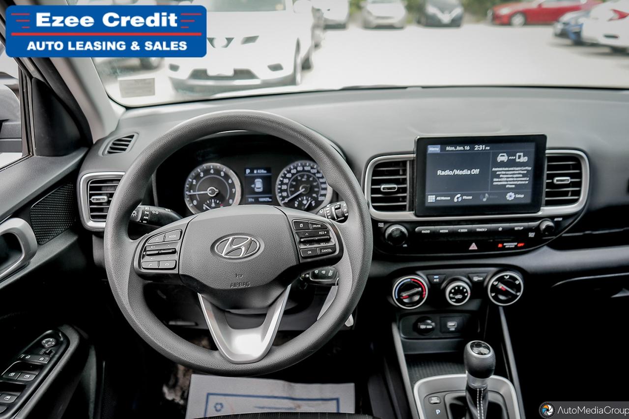 2020 Hyundai Venue Essential Photo39