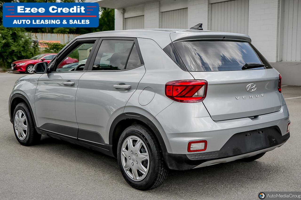 2020 Hyundai Venue Essential Photo7