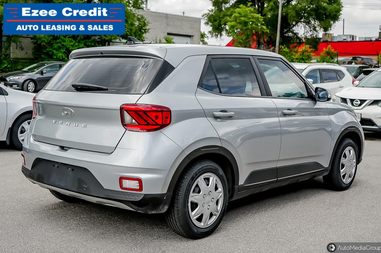 2020 Hyundai Venue Essential Photo30