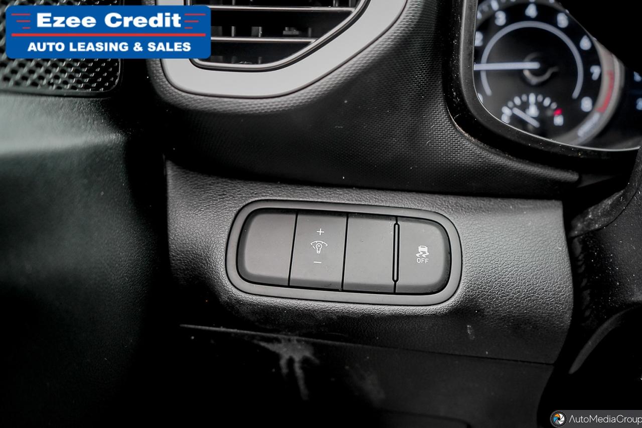 2020 Hyundai Venue Essential Photo