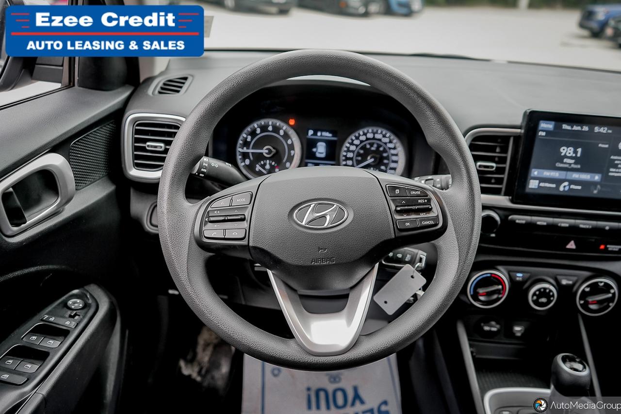 2020 Hyundai Venue Essential Photo17