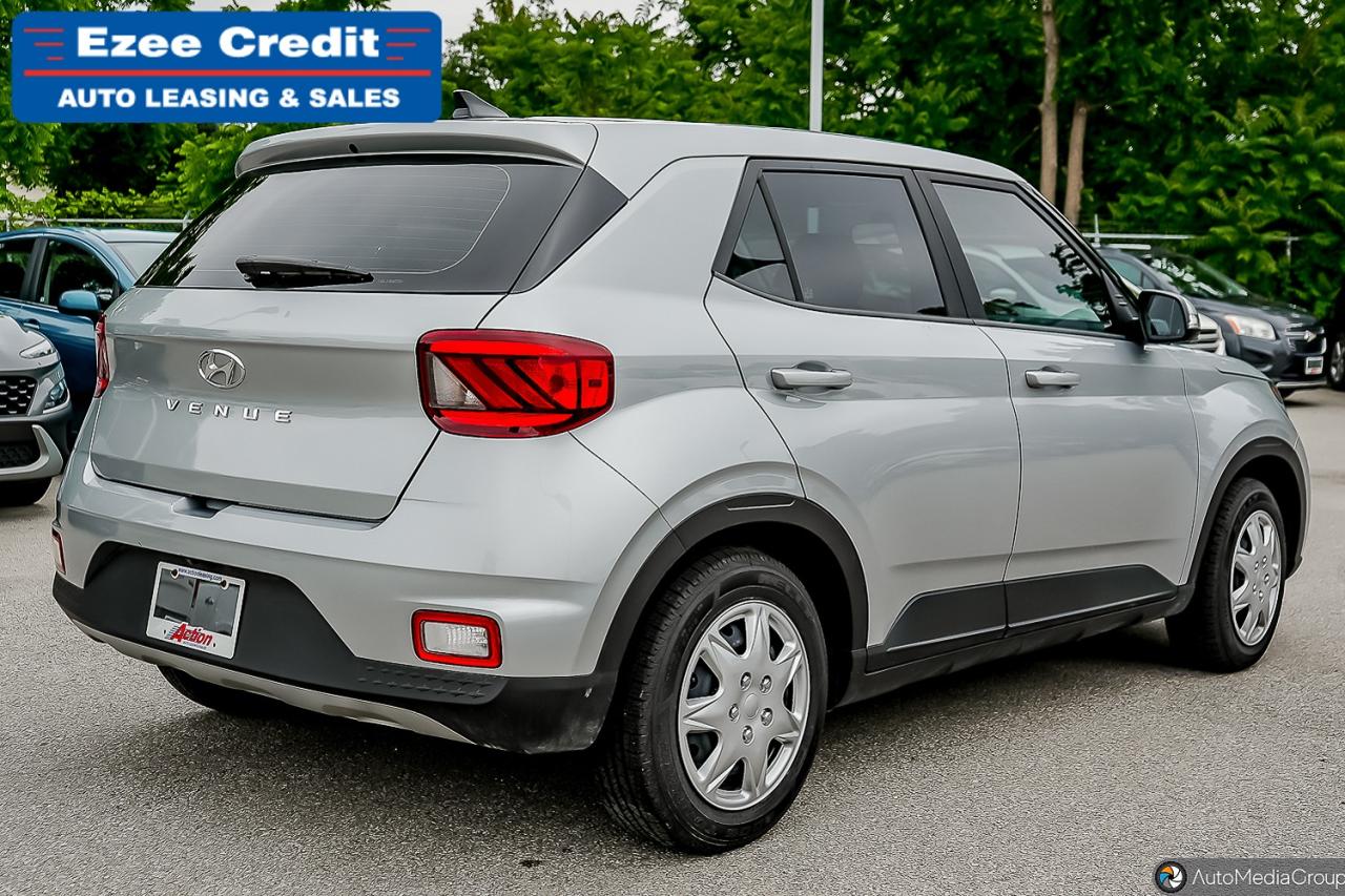 2020 Hyundai Venue Essential Photo38