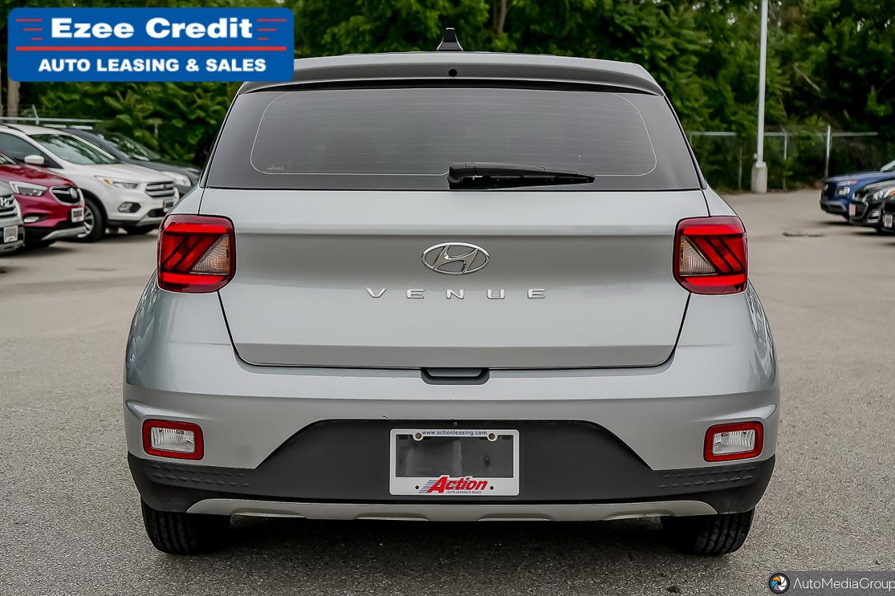 2020 Hyundai Venue Essential Photo