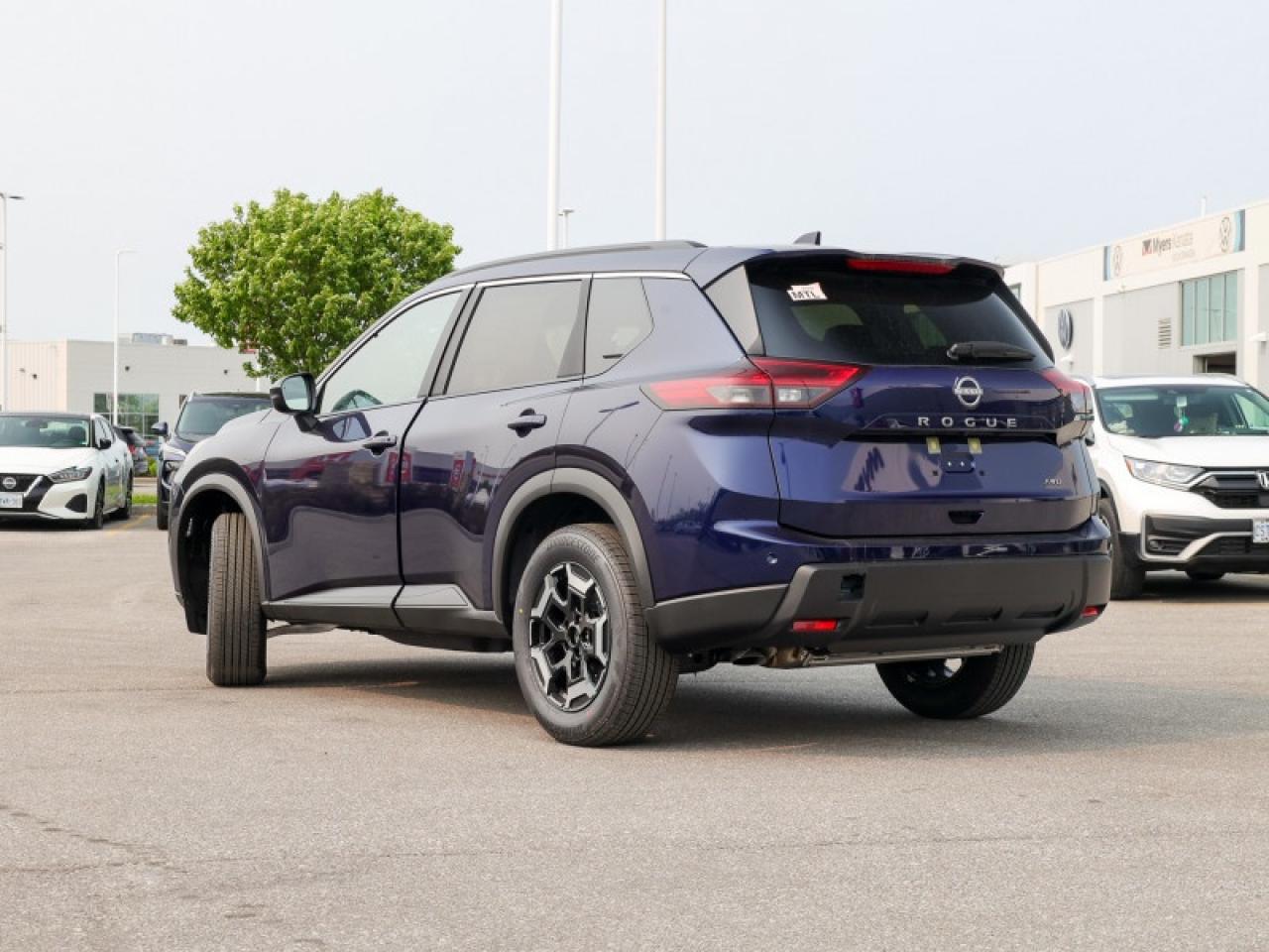 2025 Nissan Rogue Midnight Edition  - Moonroof Photo