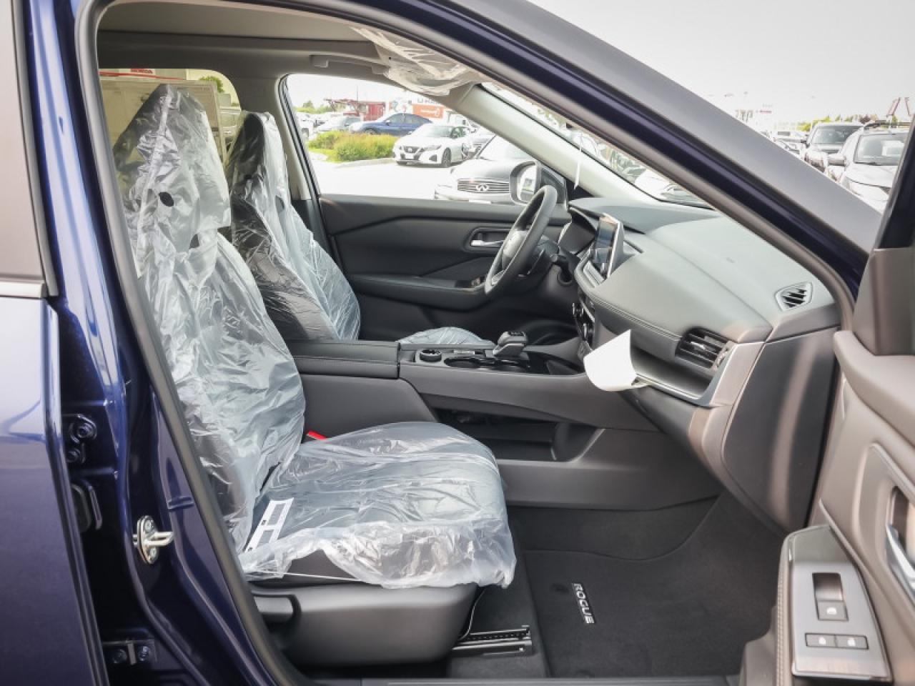 2025 Nissan Rogue Midnight Edition  - Moonroof Photo