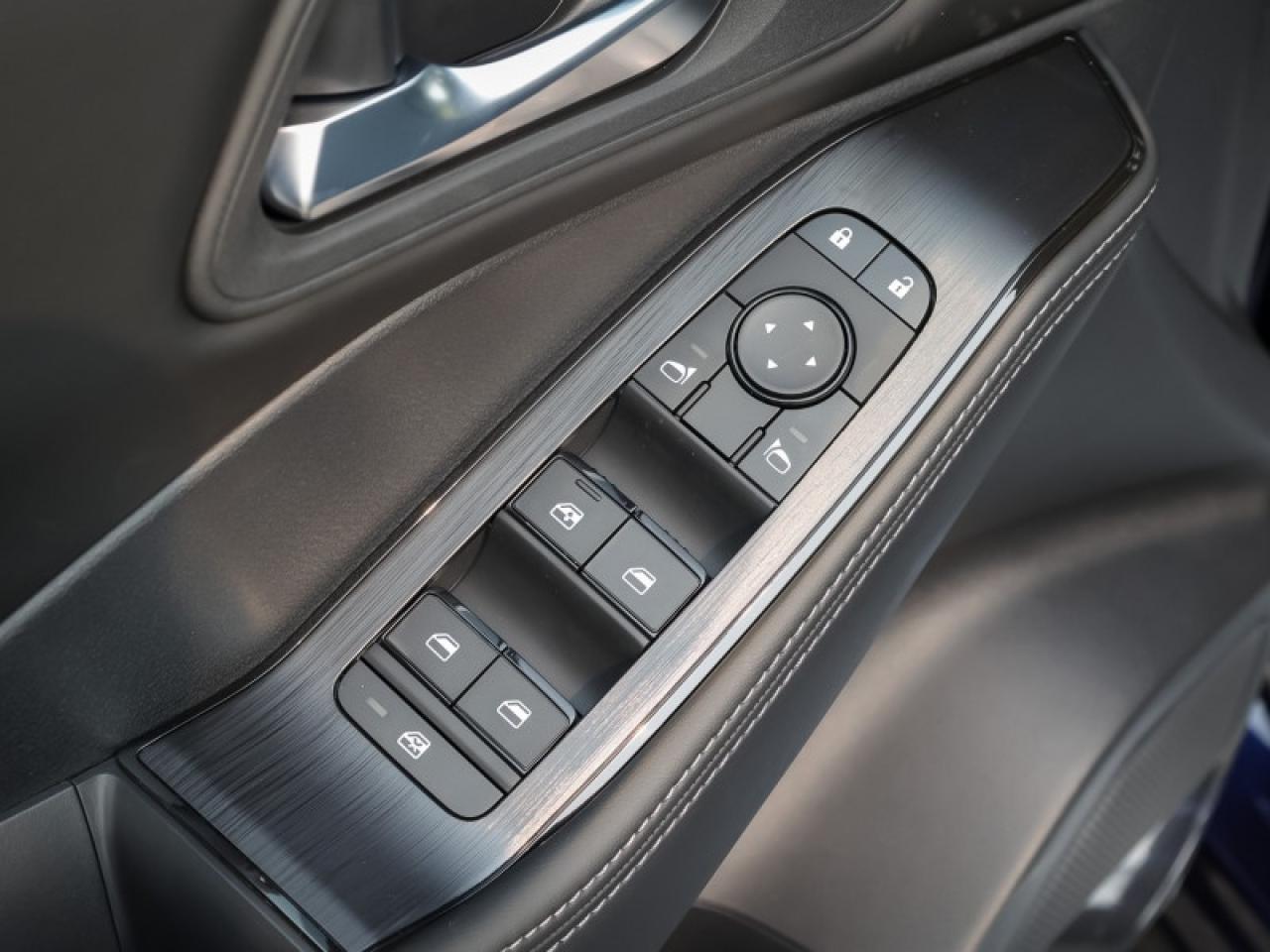 2025 Nissan Rogue Midnight Edition  - Moonroof Photo