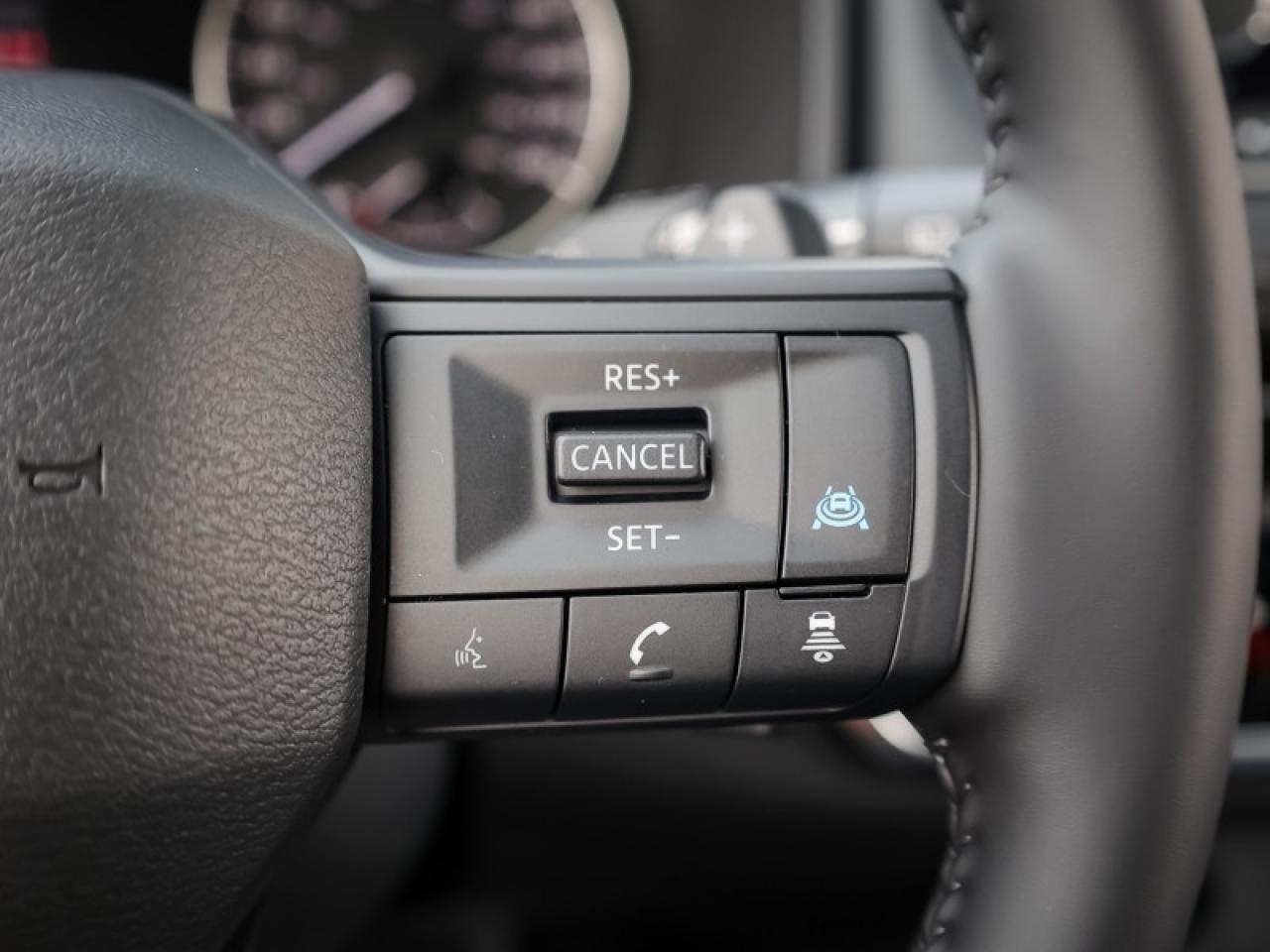 2025 Nissan Rogue Midnight Edition  - Moonroof Photo