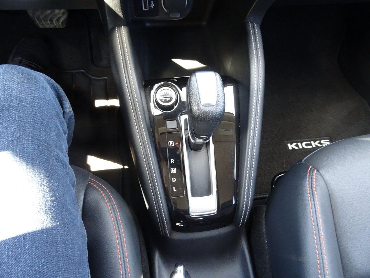 2020 Nissan Kicks SR - Photo #16