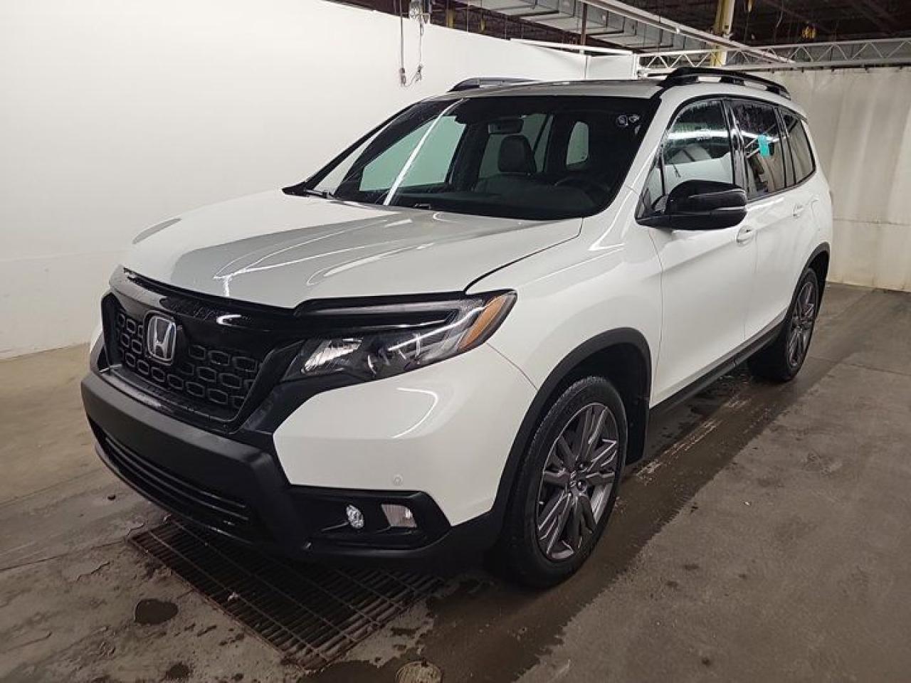 Used 2020 Honda Passport EX-LAWD | Leather | Sunroof | Adaptive Cruise | CarPlay + Android | Rear Camera | Power Seat & More! for sale in Guelph, ON