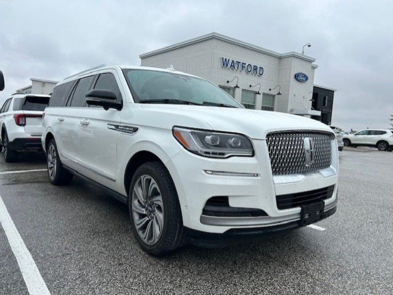 Used 2023 Lincoln Navigator Reserve 4x4 for sale in Watford, ON