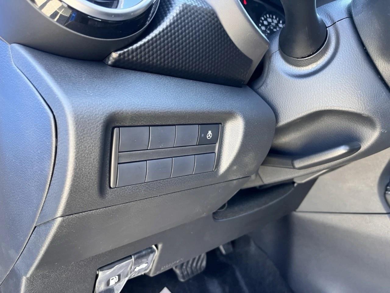 2025 Nissan Kicks Play SV FWD Photo