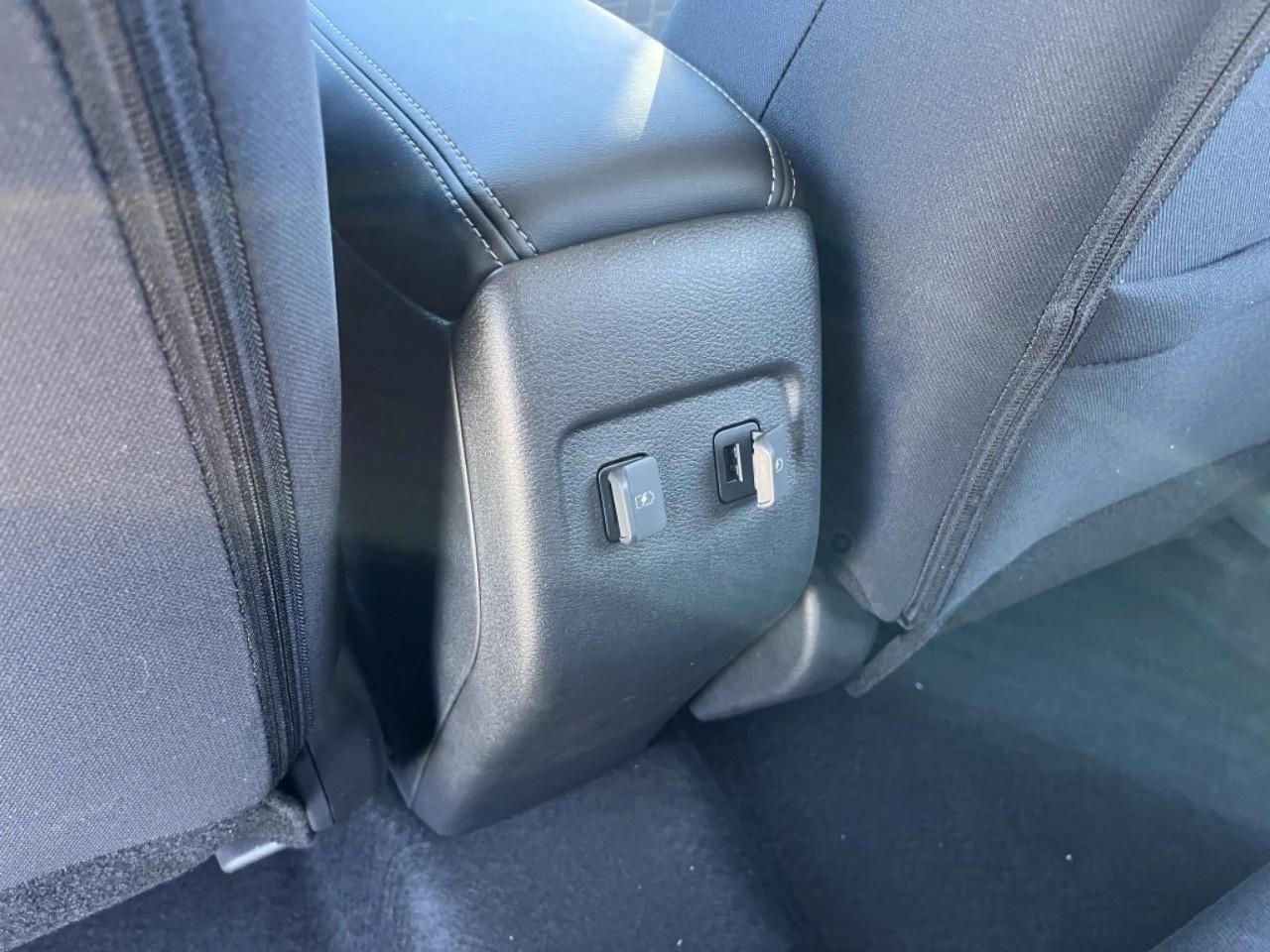 2025 Nissan Kicks Play SV FWD Photo