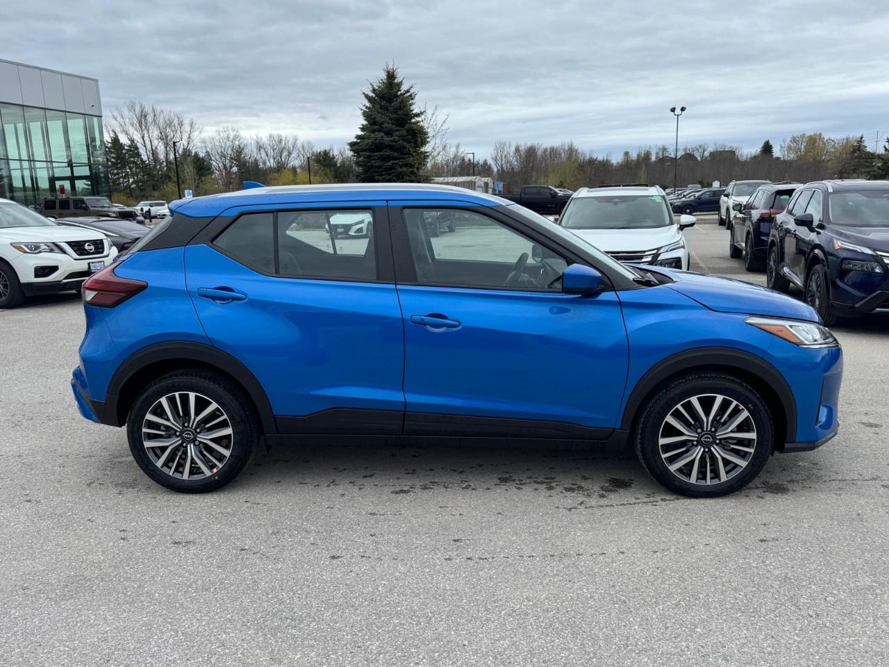 2025 Nissan Kicks Play SV FWD Photo