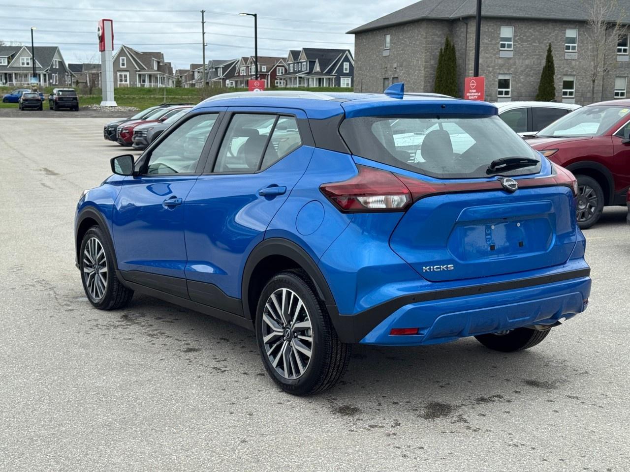 2025 Nissan Kicks Play SV FWD Photo