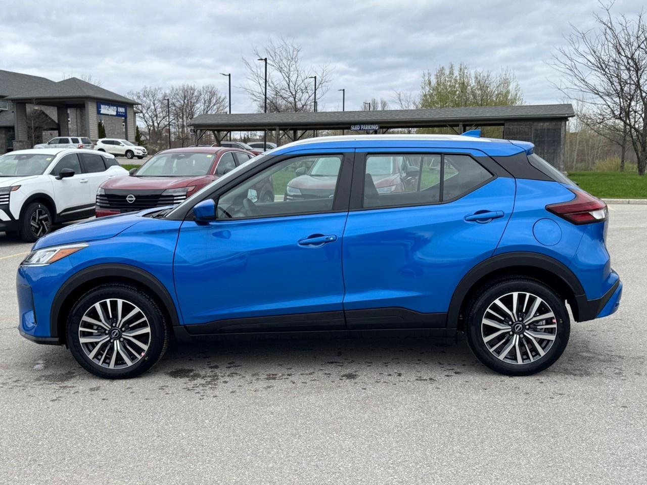 2025 Nissan Kicks Play SV FWD Photo