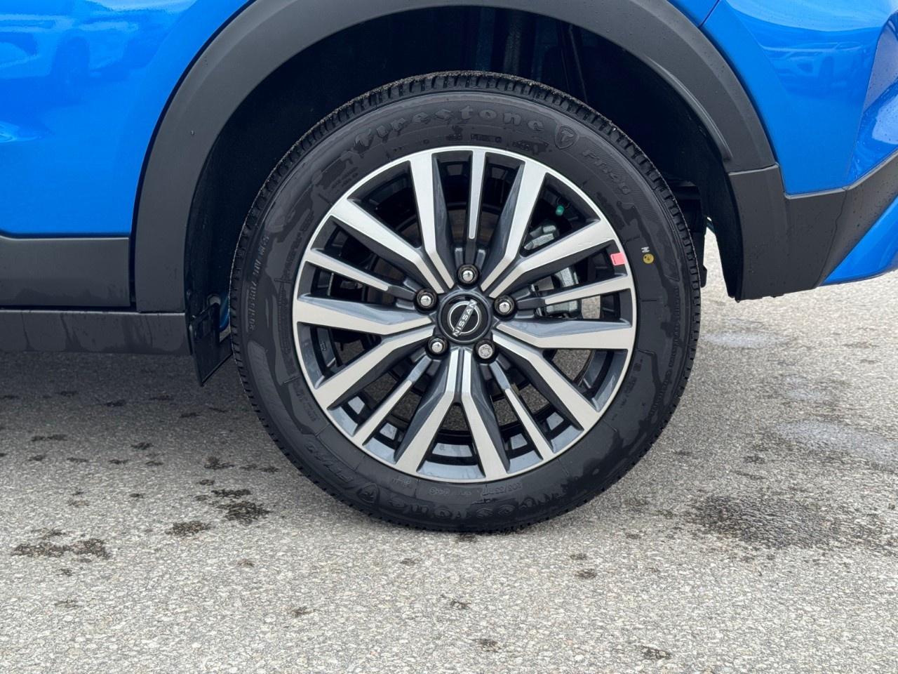 2025 Nissan Kicks Play SV FWD Photo
