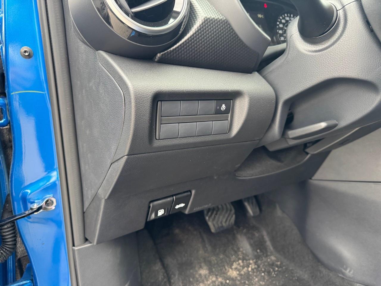 2025 Nissan Kicks Play SV FWD Photo