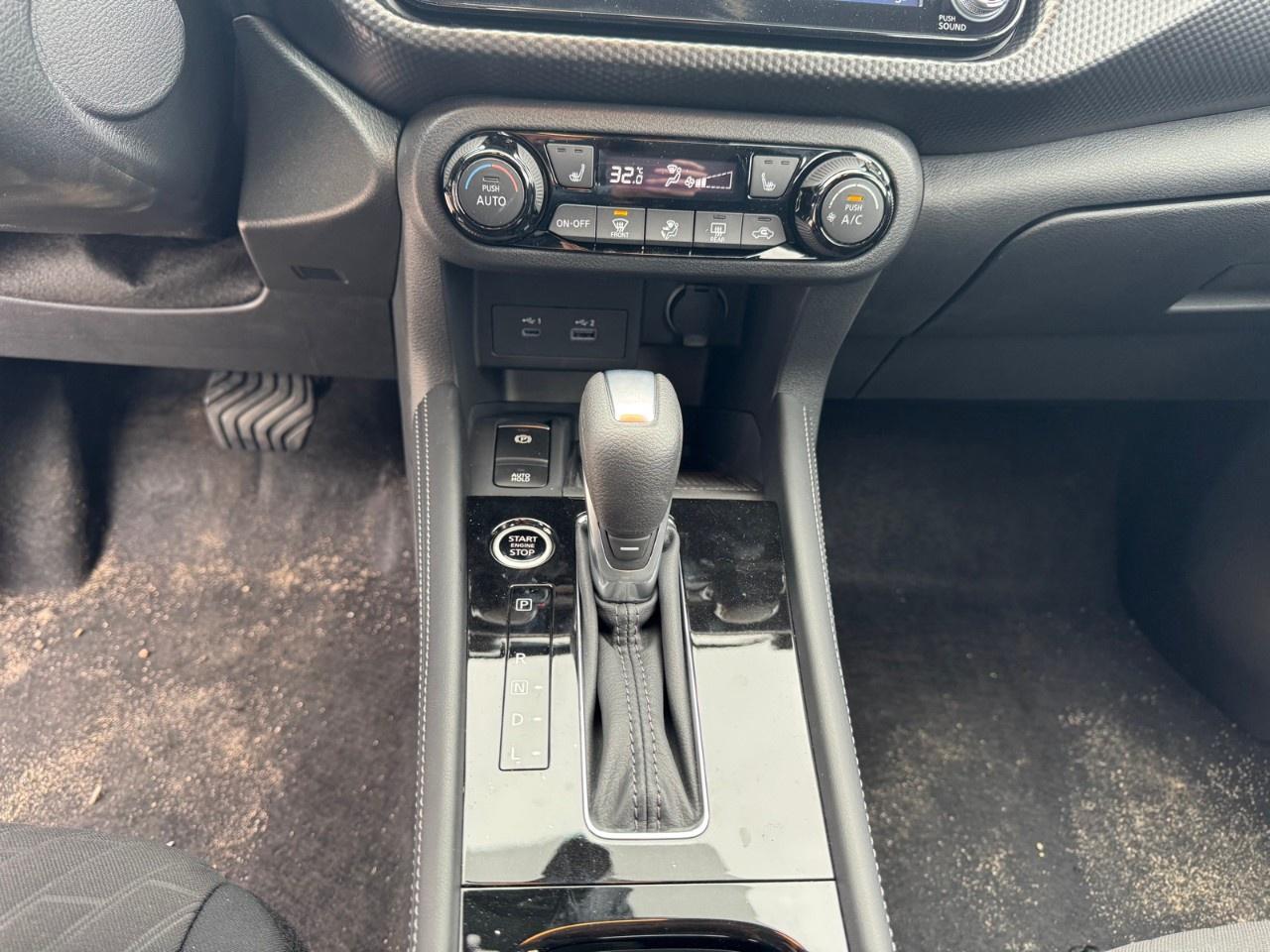 2025 Nissan Kicks Play SV FWD Photo