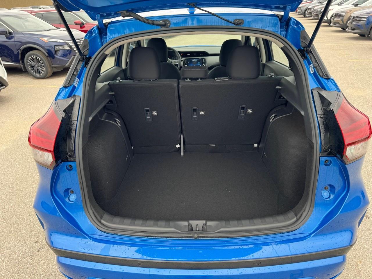 2025 Nissan Kicks Play SV FWD Photo