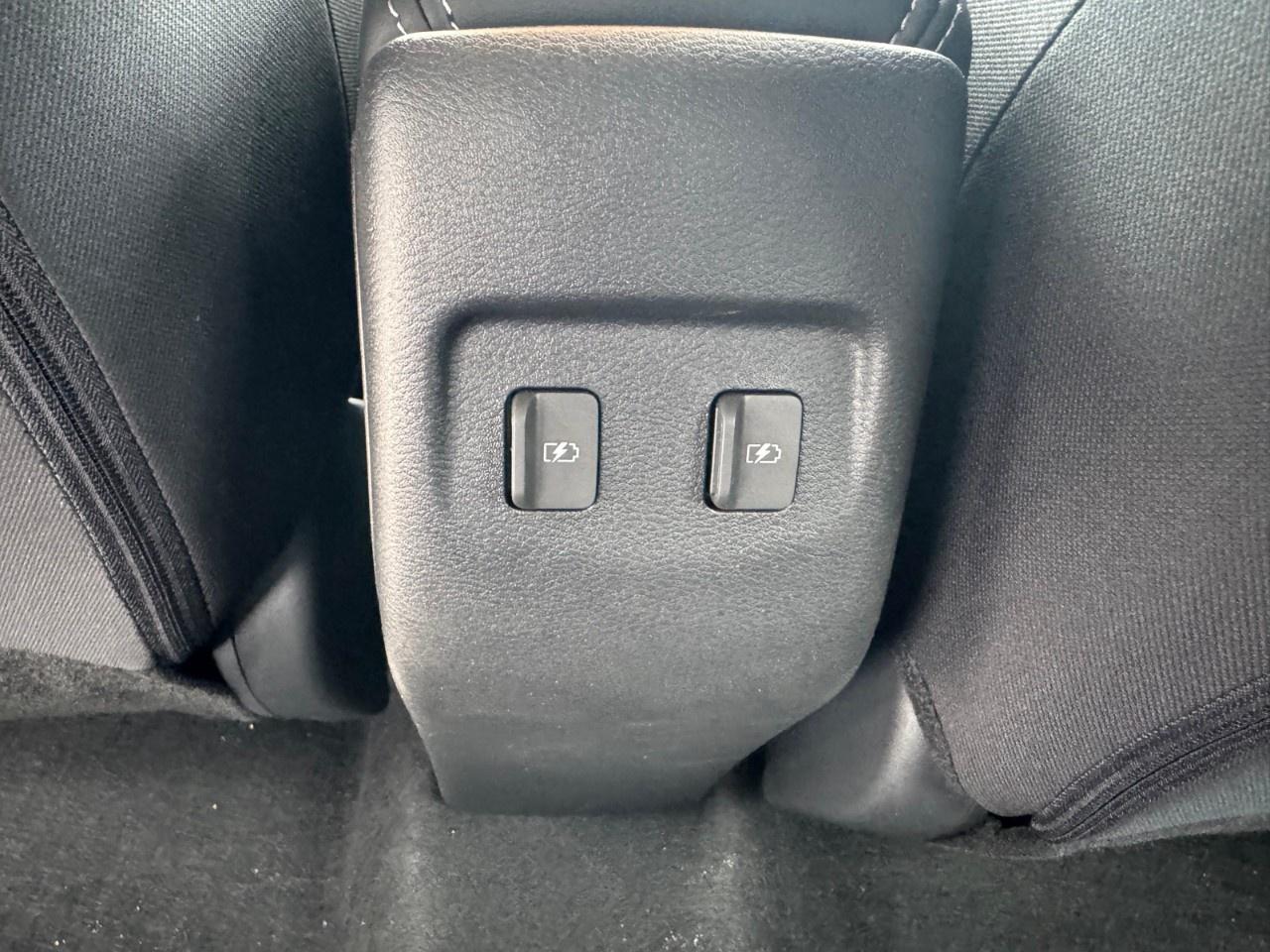 2025 Nissan Kicks Play SV FWD Photo