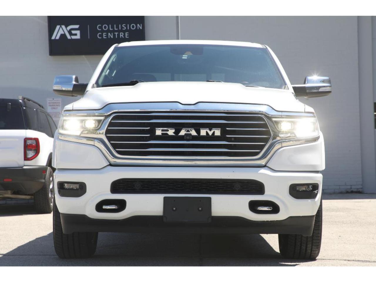 2021 RAM 1500 Longhorn Crew Cab SWB 4WD| 12'' TouchScreen | Pano Roof | Advanced Safety Grp | Navigation Photo