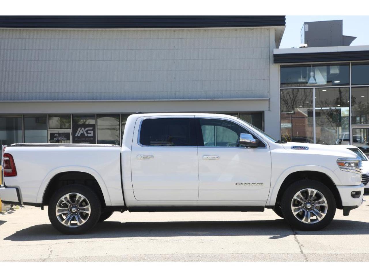 2021 RAM 1500 Longhorn Crew Cab SWB 4WD| 12'' TouchScreen | Pano Roof | Advanced Safety Grp | Navigation Photo