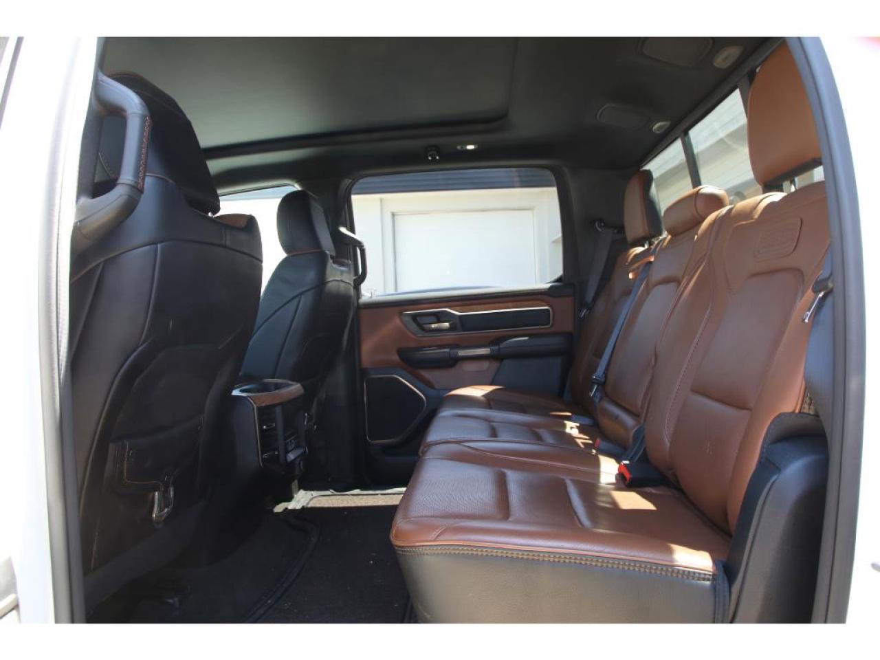 2021 RAM 1500 Longhorn Crew Cab SWB 4WD| 12'' TouchScreen | Pano Roof | Advanced Safety Grp | Navigation Photo